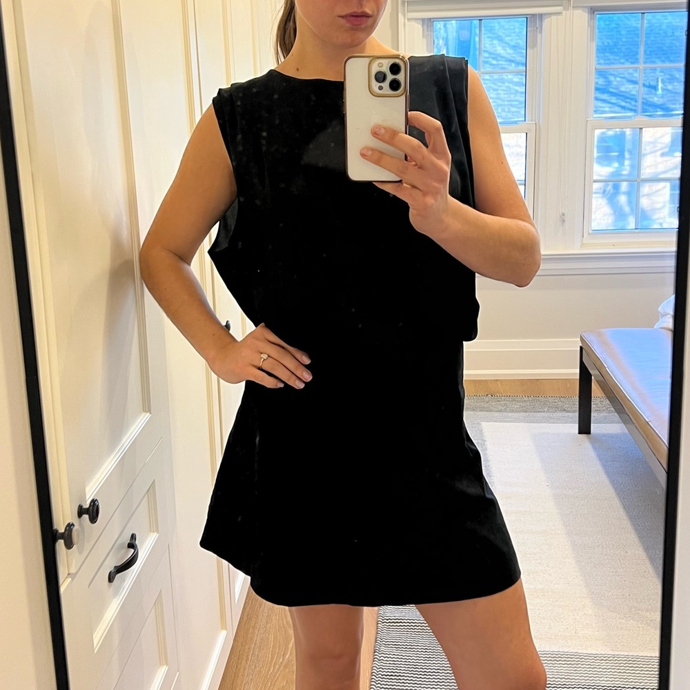 Elegant Black Sleeveless Dress